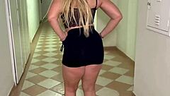 Suzie slut receives the visit of akilies black