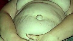 Milf's ass shakes as she gets her bean flicked until hard cum