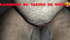 lamiendo culo y vagina de mi esposa ecuatoriana culona en cuatro.