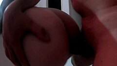 is this foda gostosa with her?