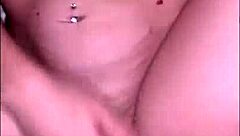 is this foda gostosa with her?