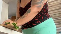 Chamei minha amiga da buceta grande pro almoço