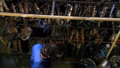 agent couple fucks quick in the stolen auto parts warehouse