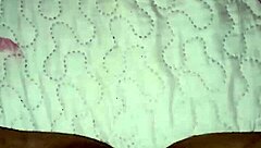 Gretala - flash open pussy mentre lui russa