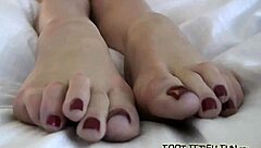 Goddess shows feet for jerk off instructions