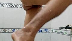 Tắm 1 mình với teen 18+ trong phòng riêng