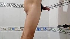 Tắm 1 mình với teen 18+ trong phòng riêng