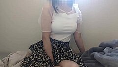 Can't Stop Urges? Sweet Onani On The Blanket!