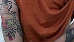 Josué looks for mature woman