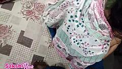 Piyasi jawaan stepsister ki ungli fingering karke tyar kiya chudai ke liye