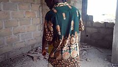 Street boy lures orange seller inside uncompleted building and fucks her till he cums