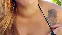 Colocou Um Biquíni Curto E Foi Na Praia Atrás De Macho