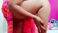 Indian Aunty Hot Dancing And Showing Her Boob