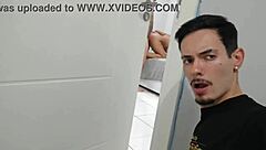 Fomos pegos no flagra pelo amigo do meu marido