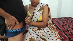 Why resist when this Indian neighbor bhabhi gets fucked hard by daver in hot sexy romance?