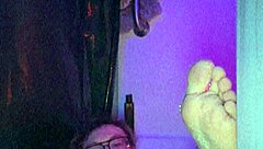 Hey, watch me play in the bath with my toys