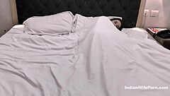 Watch Indian wife seduce with blowjob on vacation! 😘🏨