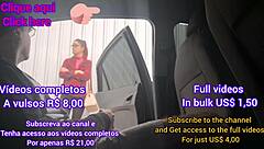 Punheta arriscada na rua para estudante que estava no ponto de ônibus