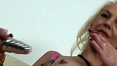 Autsch der dildo deal mit Jaqueline X in anal arrangement