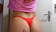 Flashing Big Pussy Online