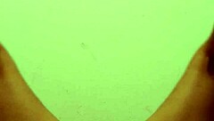 mia moglie fa ginnastica nuda e dilata la figa pelosa - parte 1