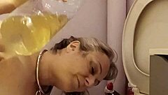 2024 09 10 Esclave F La L�che Chiottes