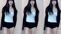 Chinese Girl Dances Super Fast In Hot Outfit.