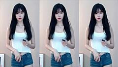 Chinese Girl Dances Super Fast In Hot Outfit.