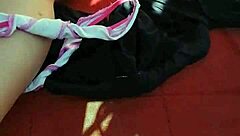 she explores her pussy in a simple way