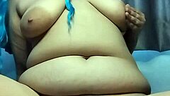 La tengo super mojada hoy, ¿ayuda? 💦😏