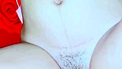 Hey, check this Indonesian girl in hijab during live session