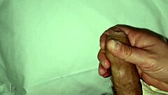 ansima e geme with that enormous cock cumming - open mouth and drink my sperm