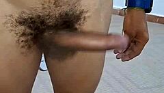 era tanto tesão que o virgem queria socar no pelo sem banho antes no banheiro caseiro