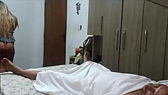 Conversational-emoji Empregada safada aproveita cochilo e fode cu gostoso 😈🍑