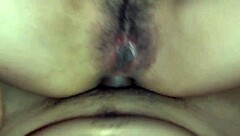 She offered her virgin ass to the Colombian collector, who filled it with creampie in intense anal sex.