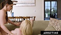 Milf serene siren catches alison rey pillow humping