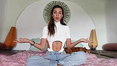 What Makes Foreskin Different From Circumcised Penises? Tutorial With Roxy Fox