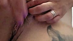 quero dar minha bucetinha de puta pra alguem me comer de graça