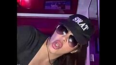 Cheers to dads missing Father's Day gifts with this curvy Latina milf ass show! 🍑🎉