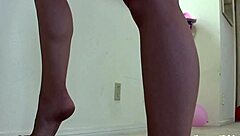 chatting about barefoot toes and feet pumping fun