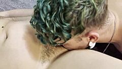 arrombei a buceta peluda da safada em quarto de dormitorio