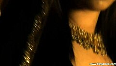 Indian scandal with bollywood nude actress in erotic oriental lover scene