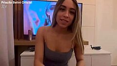 ah, essa loira safada tá engasgando na pica grossa antes de foder sem capa, que delícia!