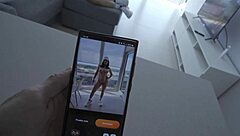 Mi amiga quería jugar al padel le di con mi raqueta y mis pelotas