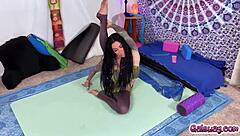 Jenevieve Hexxx Boldly Tests Serene Sirens Flexibility With Intense Tribbing And Cunilingus