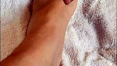 hey followers, chatting here and showing off my sexy bare feet and toes, what do you think?