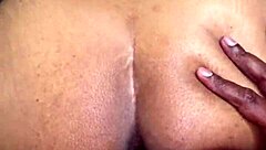 delivery boy arrives with parcel but gets unexpected offer from curvy indian babe instead of cash