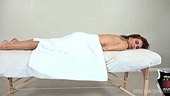 i meet masseur rome major who starts a relaxing session with gentle touches