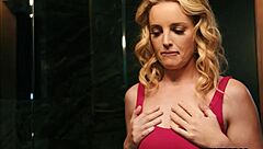 siri dahl fucks charlie forde in hardcore lesbian heat