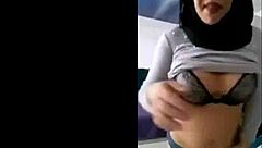 Who Is This Arab Solo Webcam Performer Anyway